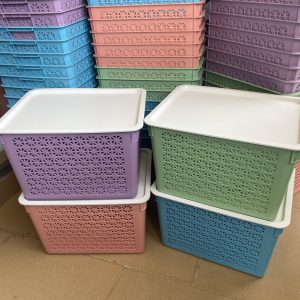 BASKET WITH COVER